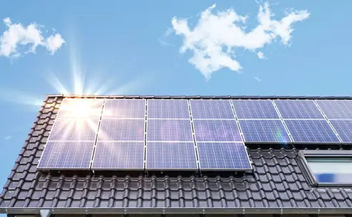 Charging control of solar power generation and energy storage