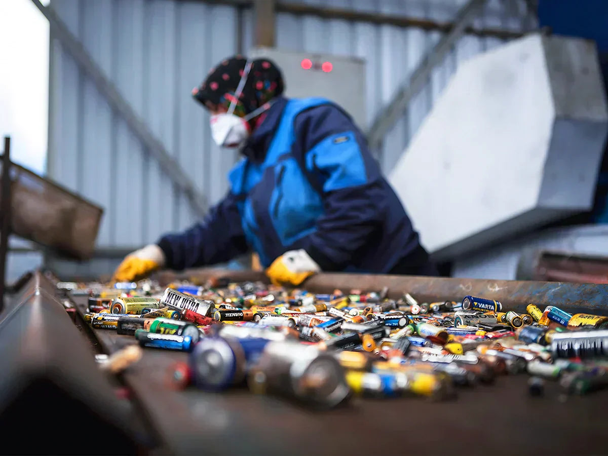 How to Dispose of Alkaline Batteries: A Simple Guide to Safe Recycling and Environmental Protection