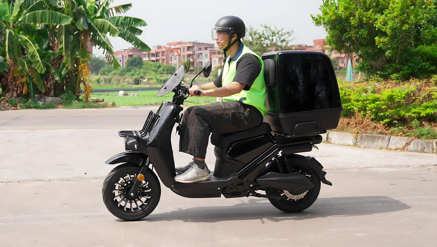 2_Embracing_Green_Transport