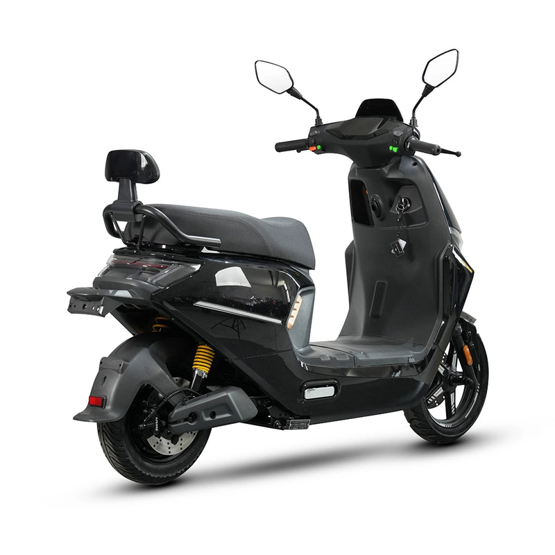 Custom S690 High-Speed 1500W Electric Scooter  4