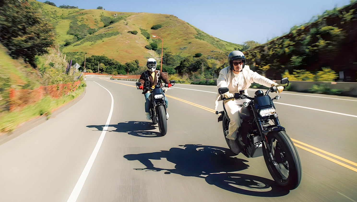 Pioneering_Sustainable_Electric_Mobility_with_Smarter_Power_Solutions